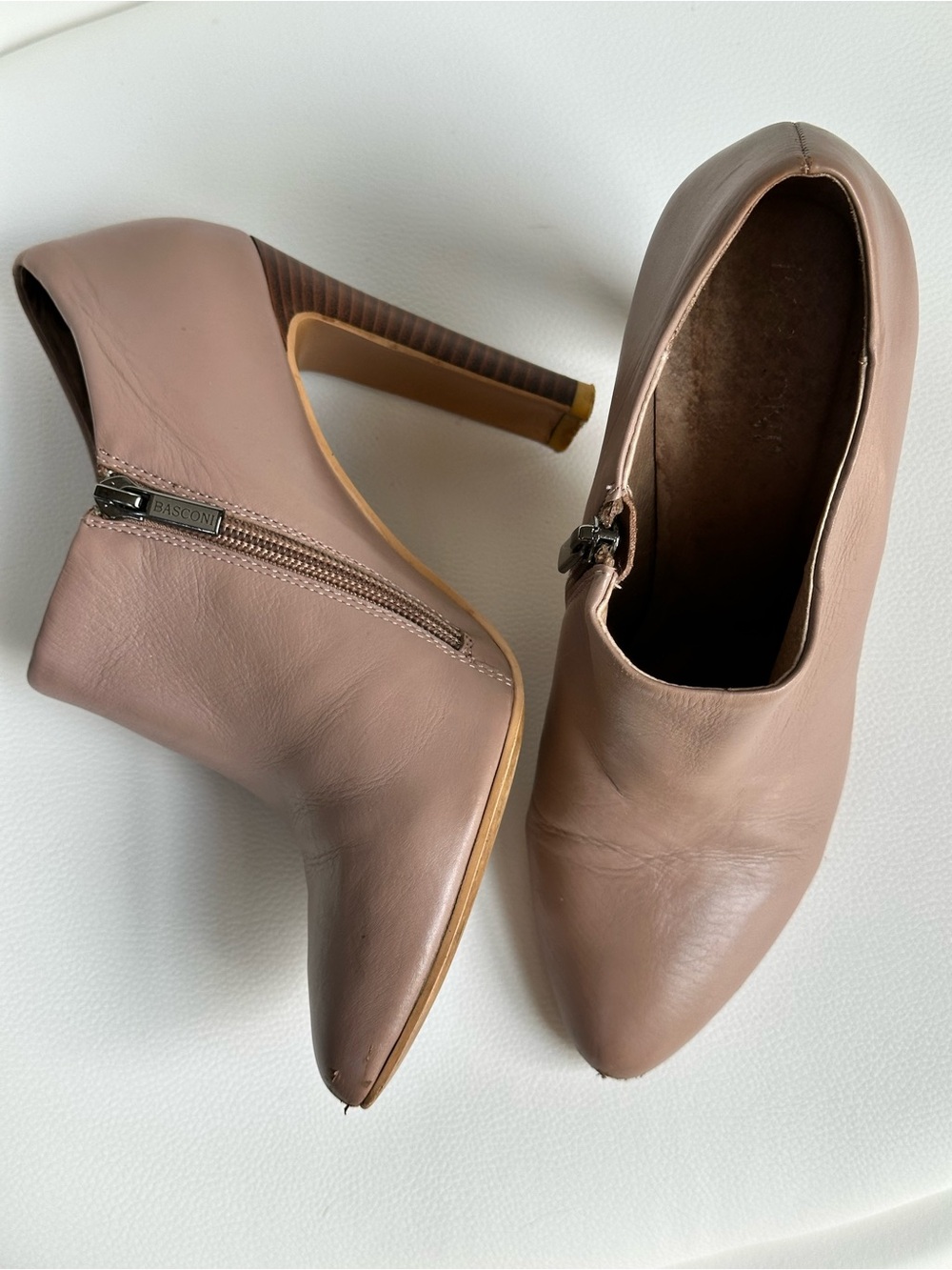 Basconi Nude Leather Ankle Booties Boots Pointed Toe Side Zip Women’s Size EU 38
